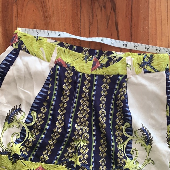 NWT Print satiny shorts - Picture 11 of 14